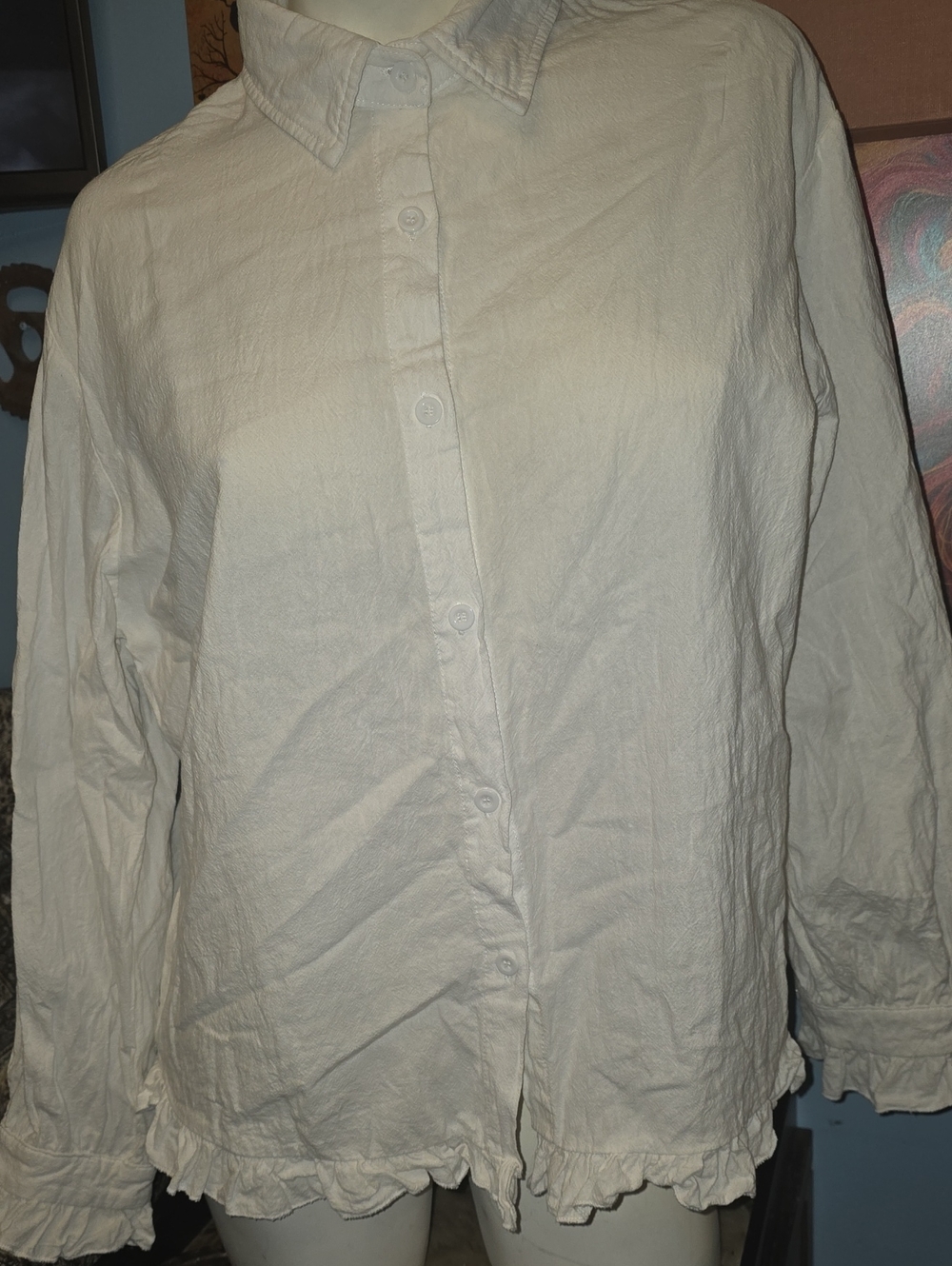 Women's White Ruffle-Hem Button Front Blouse